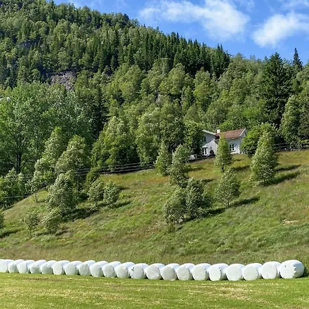 Fantastiskt Hem I Tonstad Med Wifi Semesterbostad *